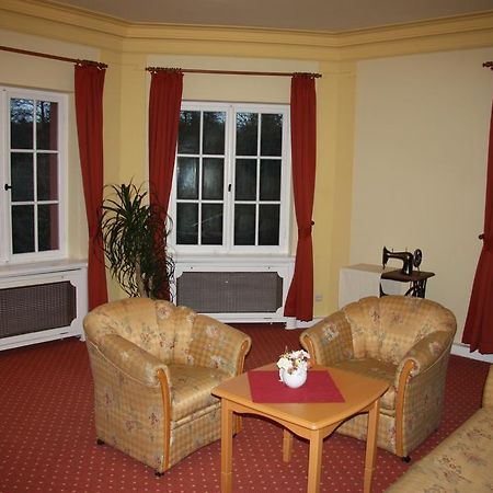 Altes Gutshaus-Federow Hotel Екстериор снимка
