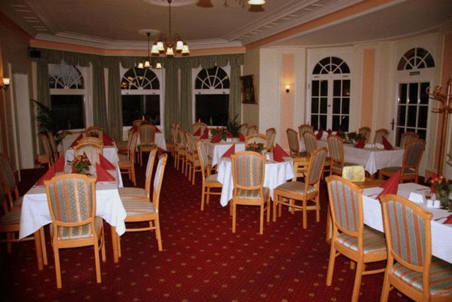 Altes Gutshaus-Federow Hotel Екстериор снимка