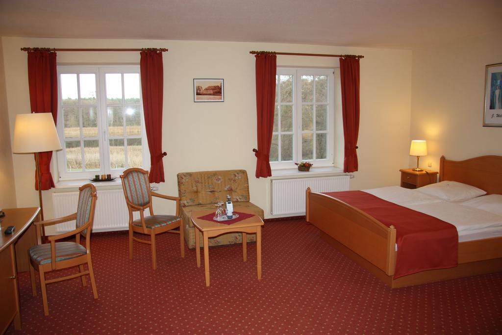 Altes Gutshaus-Federow Hotel Екстериор снимка
