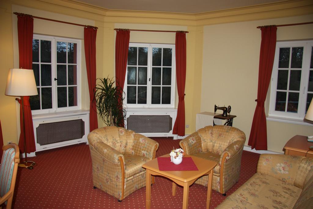 Altes Gutshaus-Federow Hotel Екстериор снимка