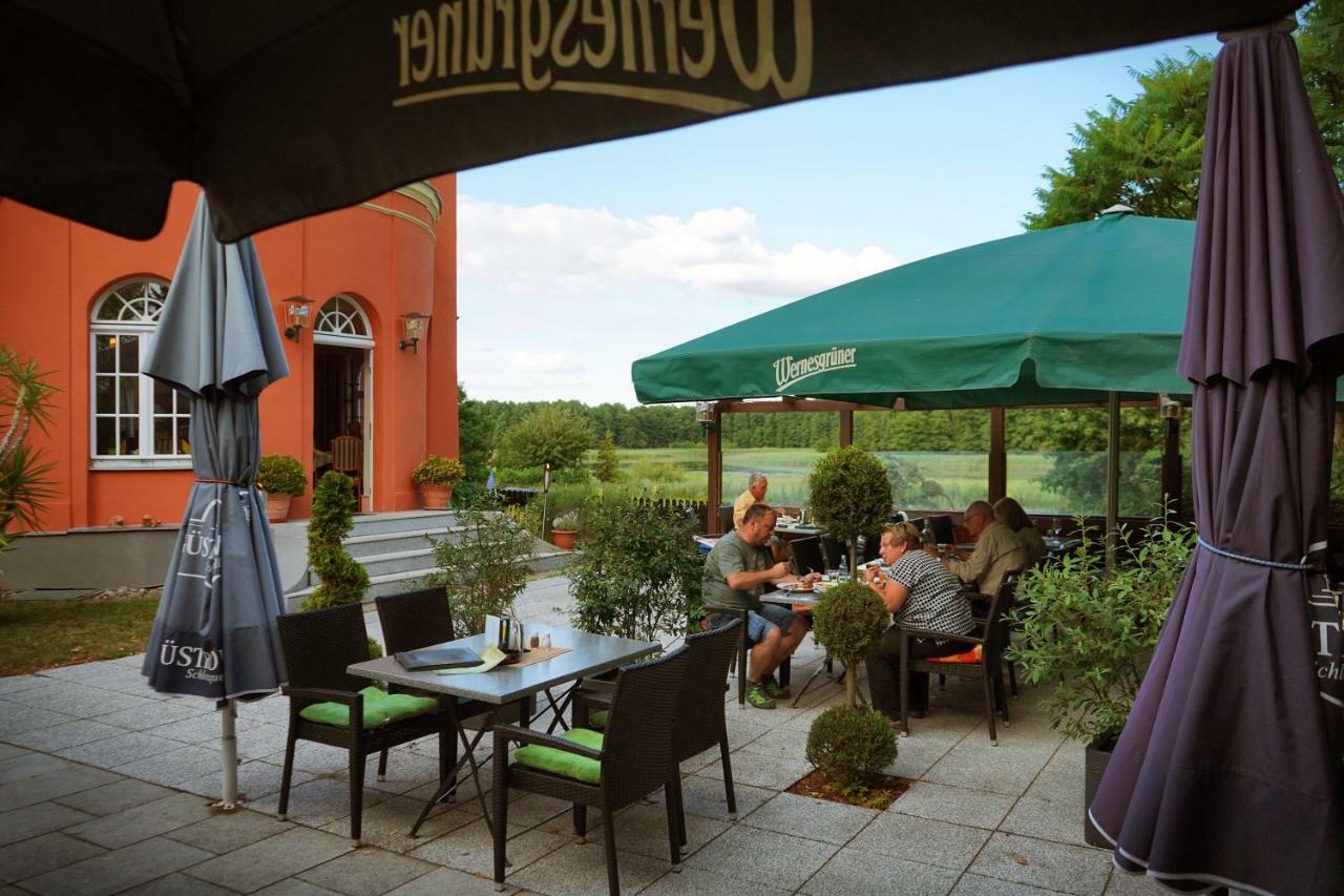 Altes Gutshaus-Federow Hotel Екстериор снимка
